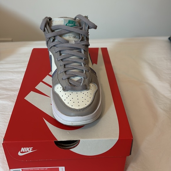 Nike Dunk High Up Iron Purple – Lightly Worn– Size 5 Women’s - Picture 10 of 14